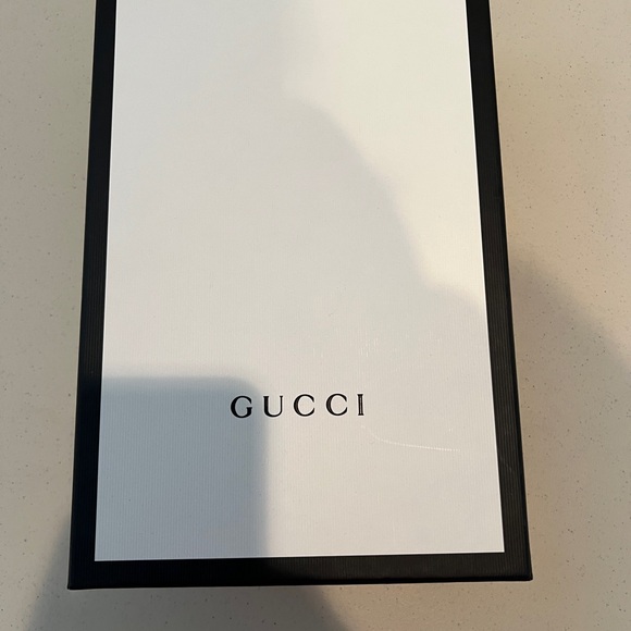 Authentic Gucci Women’s Ace ‘Kingsnake’ Embellished sneakers - Picture 6 of 7